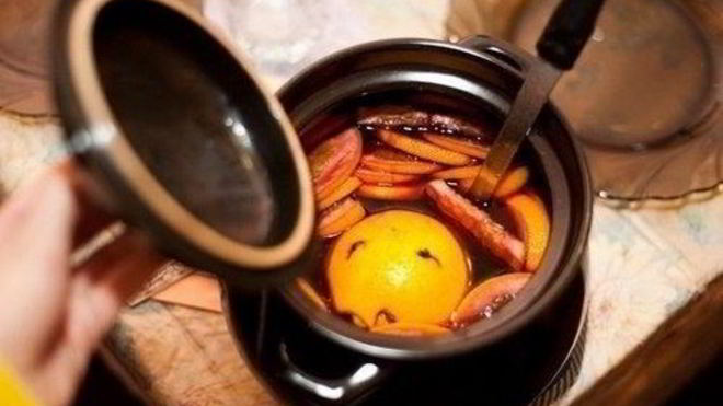 Рецепт Глинтвейн с имбирем, гвоздикой и изюмом