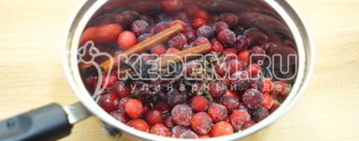 Шаг 2: клюквенного безалкогольного глинтвейна