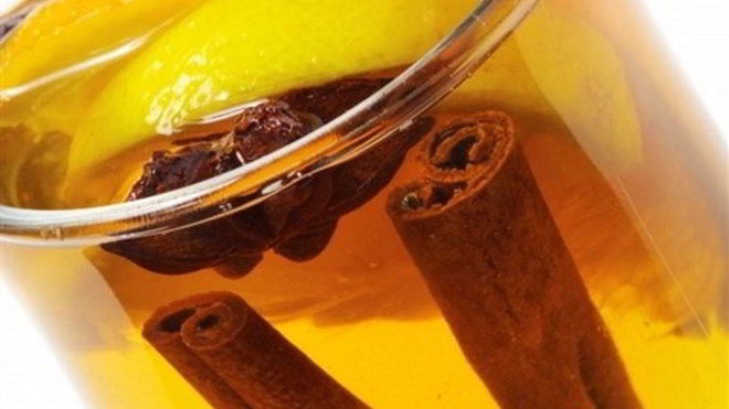 Рецепт Рождественского глинтвейна с белым вином и апельсинами