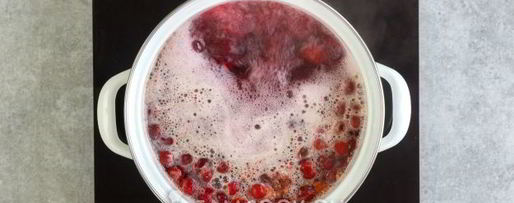 Шаг 3: киселя из замороженной вишни