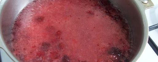 Шаг 2: киселя клюквенного горячего со сливками