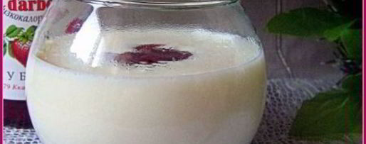 Шаг 6: молочного киселя с клубничным конфитюром