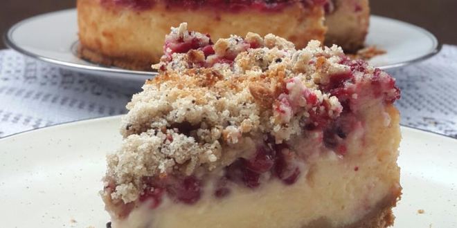 Рецепт чизкейка с брусникой и кофейным штрейзелем