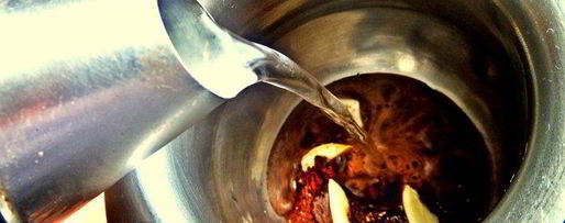 Шаг 3: пикантного кофе с чесноком