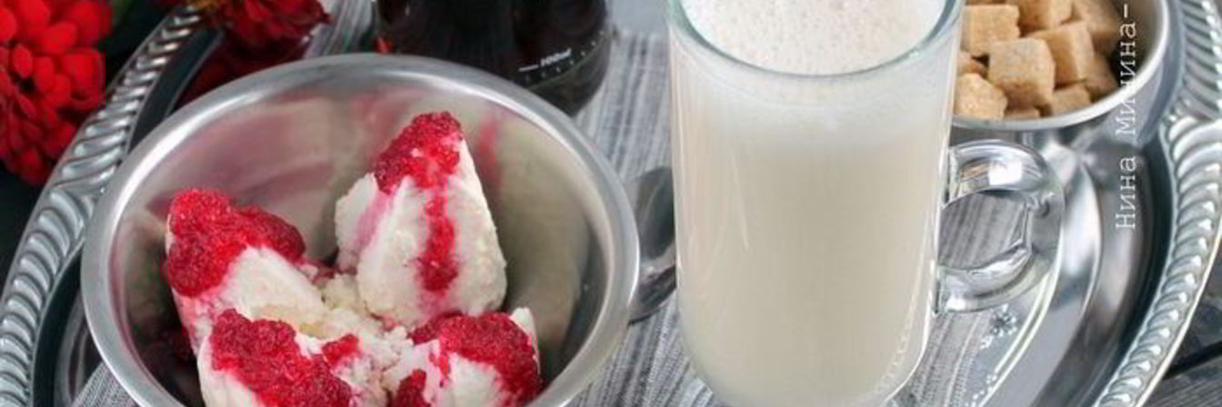 Рецепт Коктейля из сыворотки с бананом и сиропом агавы