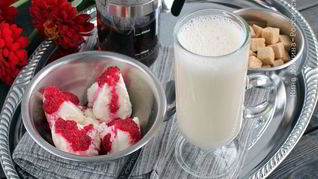 Рецепт Коктейля из сыворотки с бананом и сиропом агавы