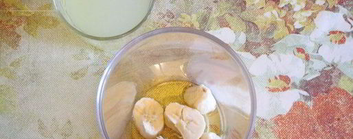 Шаг 2: коктейля из сыворотки с бананом и сиропом агавы