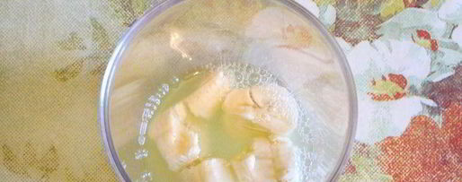 Шаг 3: коктейля из сыворотки с бананом и сиропом агавы