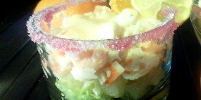 Рецепт коктейля из морепродуктов с розовым соусом