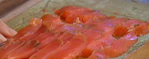 Шаг 5: спагетти с копченой форелью и джином