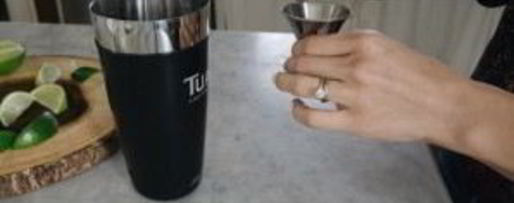 Шаг 2: алкогольный коктейль со сливками