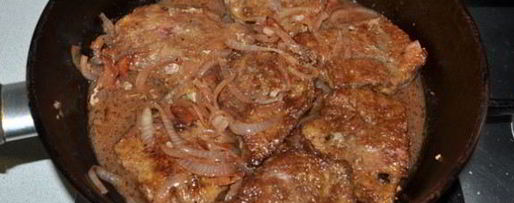 Шаг 7: говяжьей печени с вином и луком