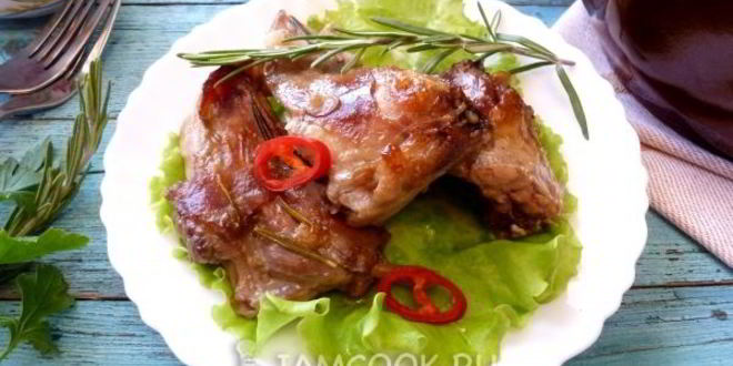 Рецепт кролика с вином и пряными травами в духовке