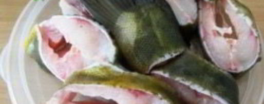 Шаг 1: линя, тушеного с вином и шампиньонами