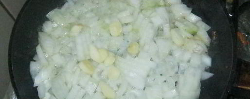 Шаг 2: рыбы в сливочном масле с вином и чесноком