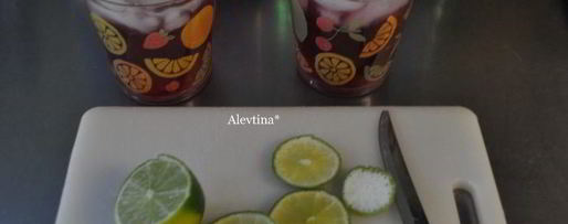 Шаг 1: клюквенно-малинового коктейль