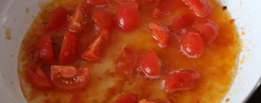 Шаг 4: пасты с водкой, семгой и помидорками черри