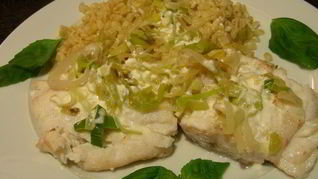 Рецепт Рыбы с луком-пореем и сливочным соусом с водкой