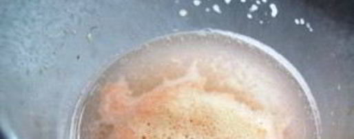 Шаг 1: клубнично-карамельного квас