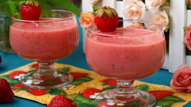 Рецепт Клубничного ликера со сгущенкой