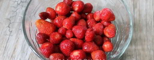 Шаг 3: клубничного ликера