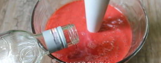 Шаг 7: клубничного ликера