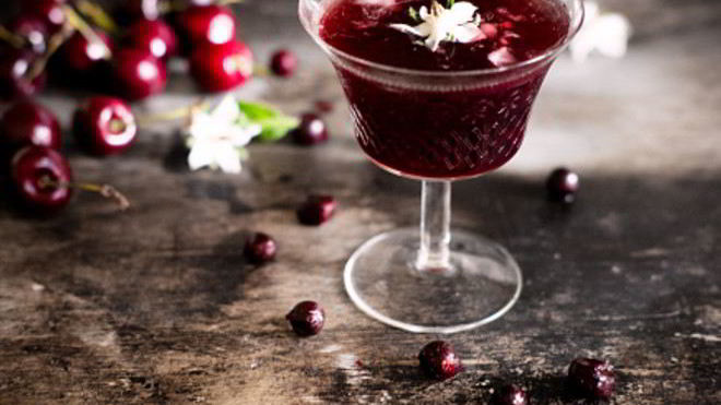 Рецепт Ликера из красной и черной смородины