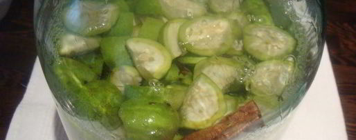 Шаг 2: ликера из зеленых грецких орехов ночино