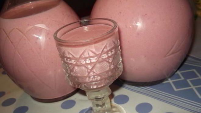 Рецепт Ягодно-сливочного ликер Дамский каприз