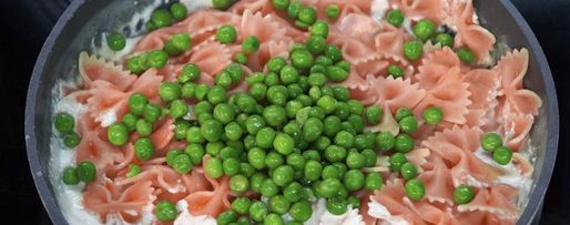 Шаг 3: фарфалле с лососем и домашний лимонад