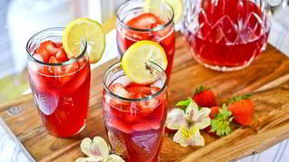 Рецепт Лимонада с гибискусовым чаем и клубникой