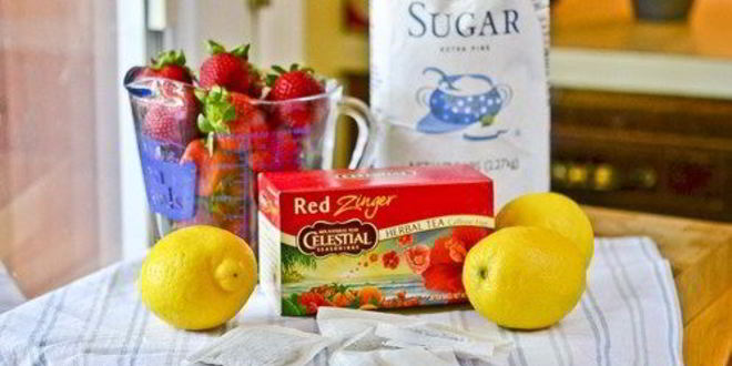 Рецепт лимонада с гибискусовым чаем и клубникой