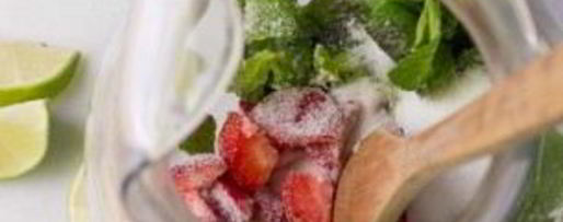 Шаг 1: мохито безалкогольного клубничного