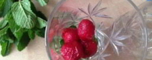 Шаг 3: мохито с клубникой