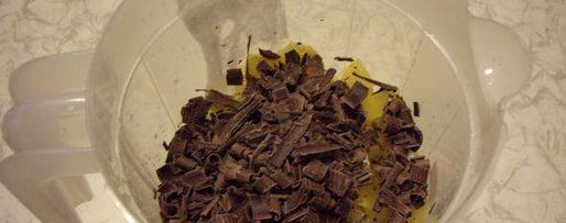 Шаг 12: коктейля молочного с кусочками фруктов и шоколада