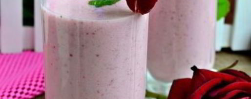 Шаг 5: молочно-клубничного коктейль в шейкере