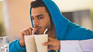 Рецепт Молочно-яичного коктейль Эгг ног