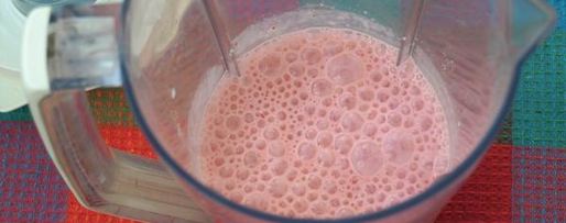 Шаг 3: молочного клубнично-банановый коктейль