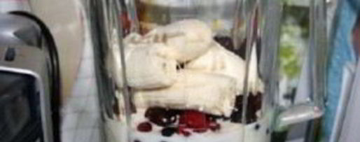 Шаг 1: молочного коктейля с черешней