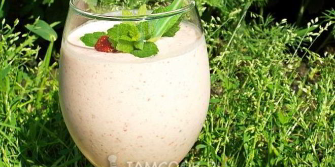 Рецепт молочного коктейля с мороженым и клубникой