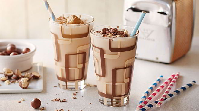 Рецепт Молочного коктейля с мороженым в блендере