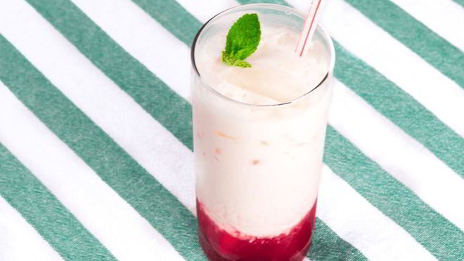 Рецепт Молочного коктейля с ягодным сиропом