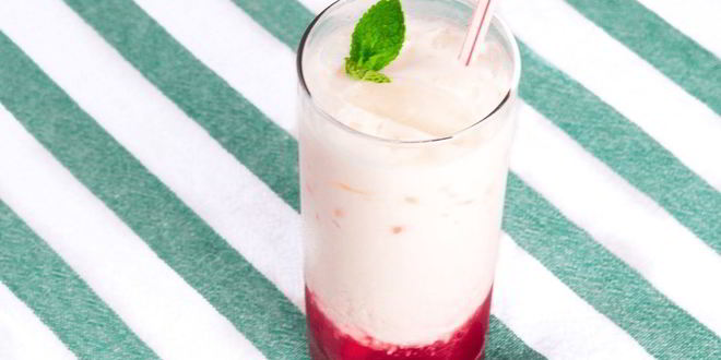 Рецепт молочного коктейля с ягодным сиропом