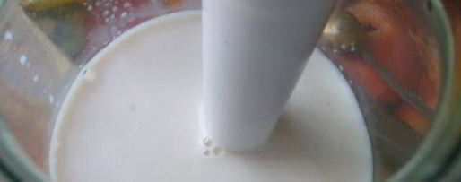 Шаг 2: овсяно-молочного коктейль со сливовым вареньем