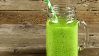 Рецепт Питательного молочного коктейля с зеленью и специями