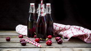 Рецепт Морса из вишни с косточками