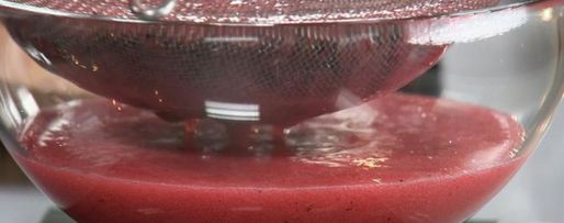 Шаг 1: морса из черной смородины с медом и тимьяном