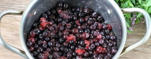 Шаг 5: морса из замороженной черной смородины
