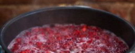 Шаг 3: морса из замороженных ягод