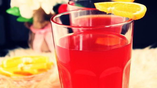 Рецепт Ягодного морса с медом и имбирем